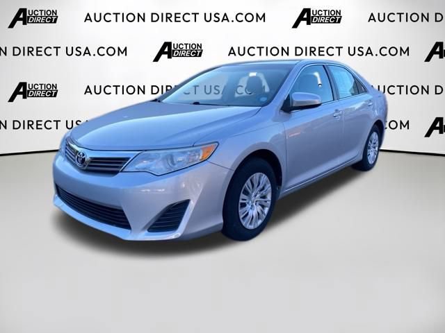 Used 2012 Toyota Camry L image 1