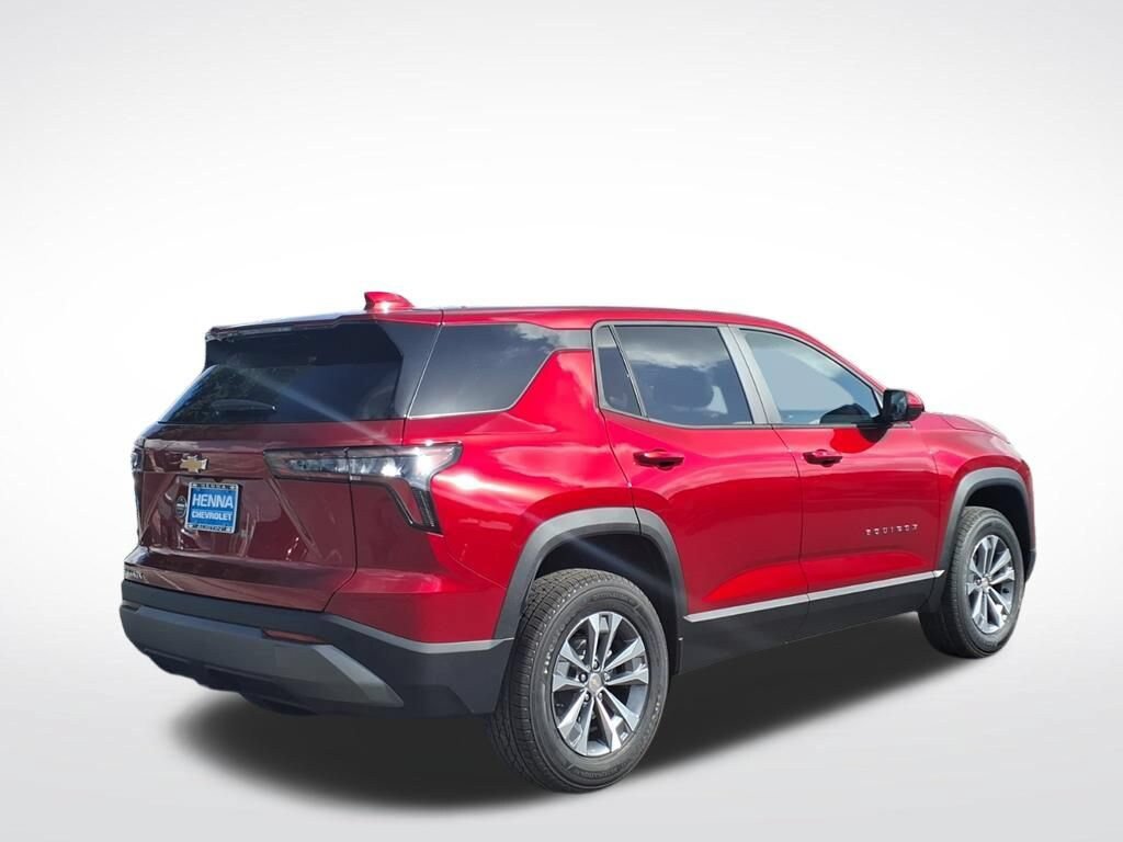 New 2027 Chevrolet Equinox LT w/ Convenience Package II FWD image 3