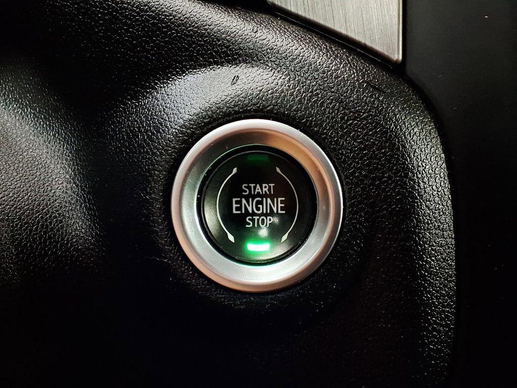Used 2022 GMC Sierra 3500 Denali AWD/4WD image 16