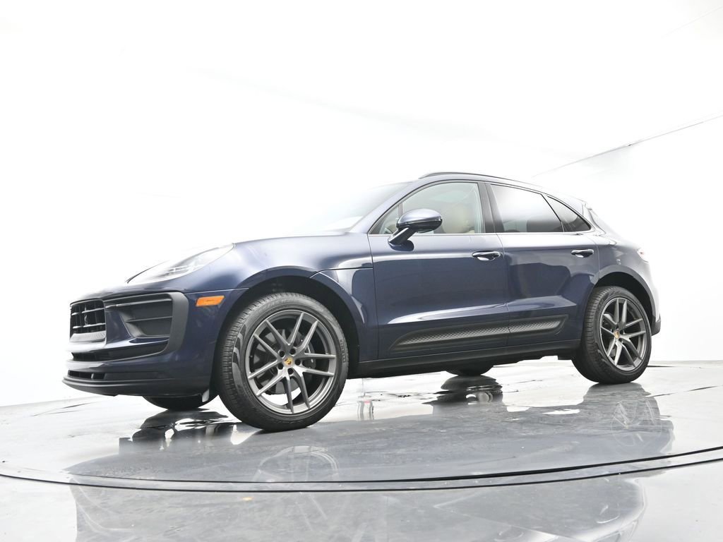 Certified 2023 Porsche Macan Turbo AWD/4WD image 43
