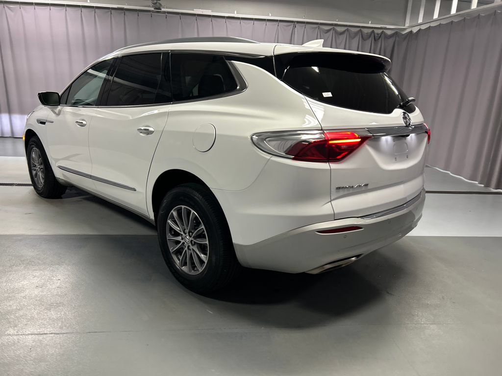 Used 2023 Buick Enclave Essence FWD image 5
