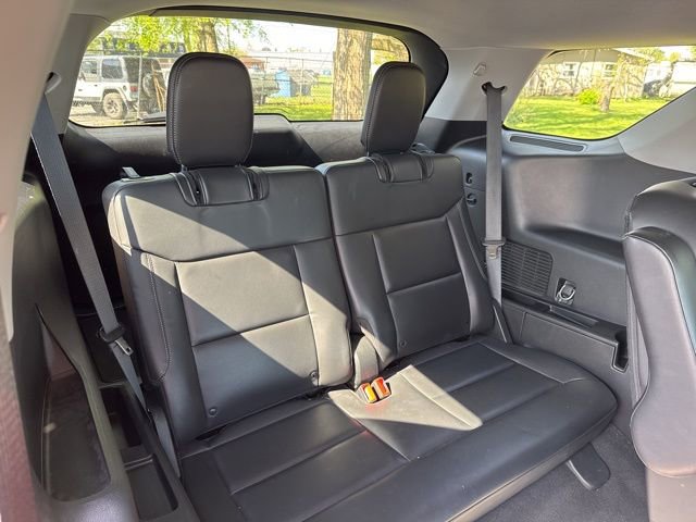 Used 2021 Ford Explorer XLT w/ Equipment Group 202A image 14