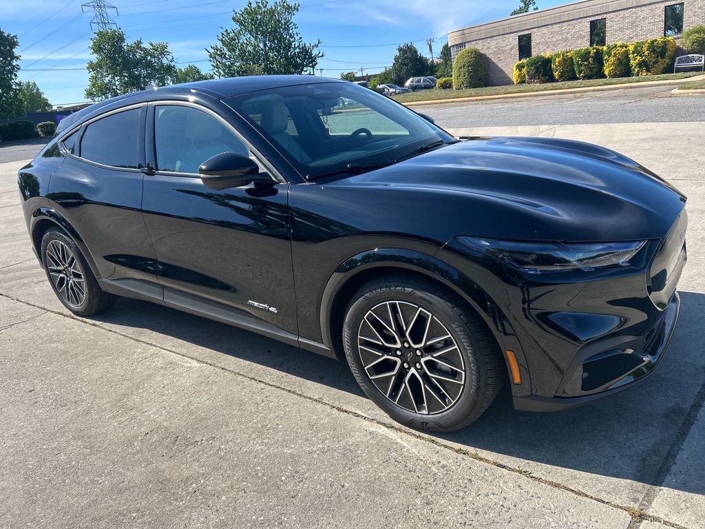 Used 2025 Ford Mustang Mach-E Premium AWD/4WD image 9