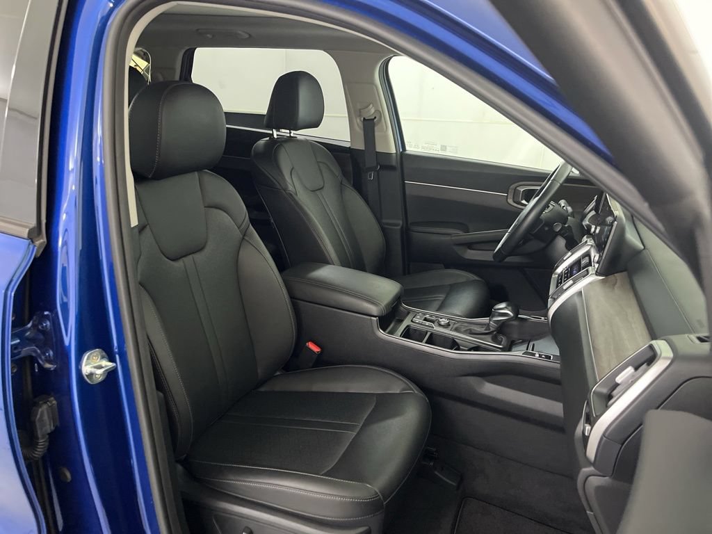 Used 2023 Kia Sorento EX w/ Panoramic Sunroof Package FWD image 22