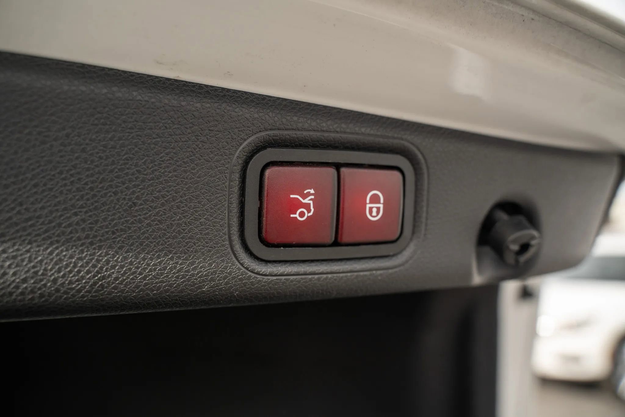 Used 2018 Mercedes-Benz E 300 4MATIC image 10