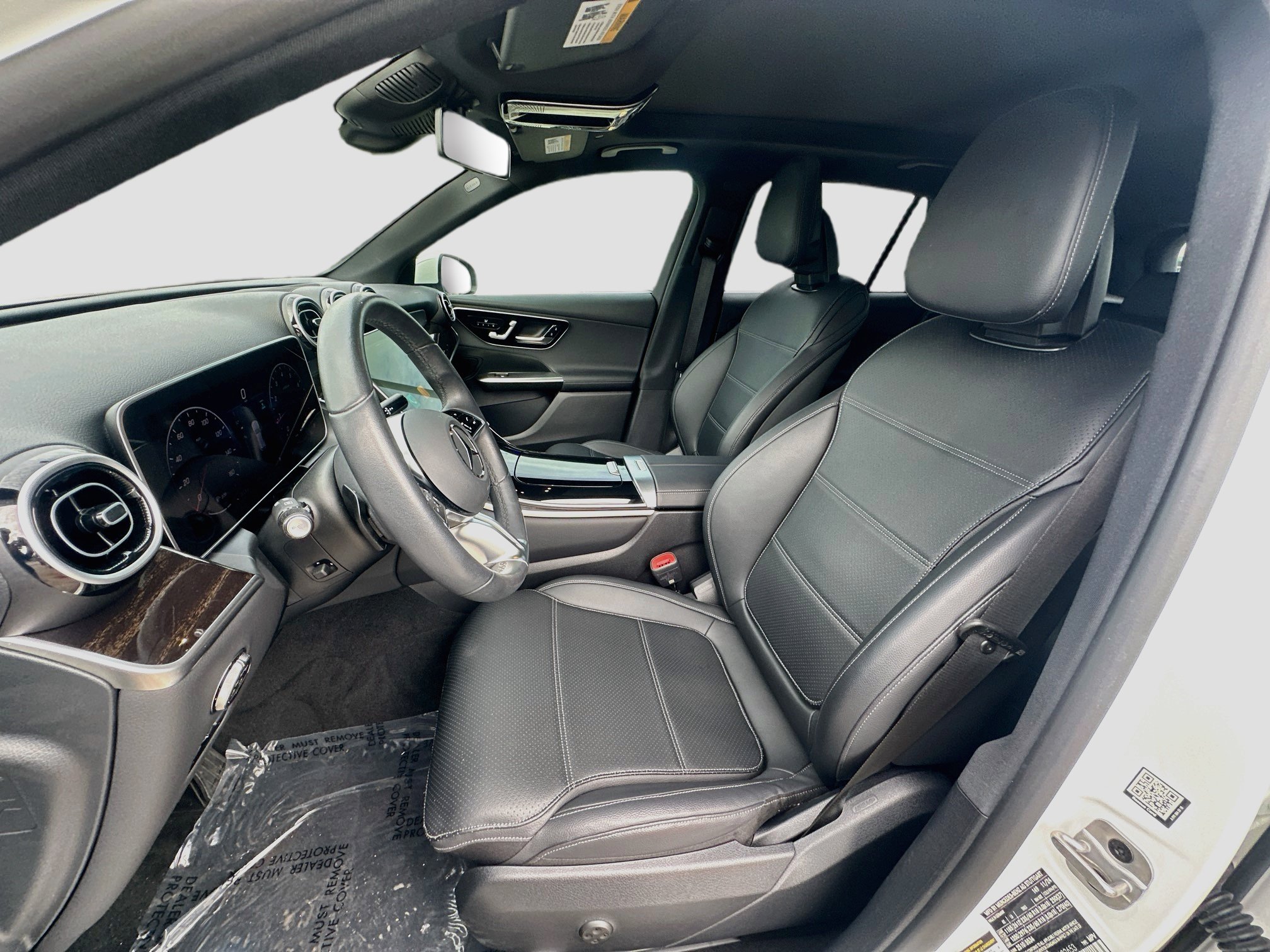 Used 2025 Mercedes-Benz GLC 300 4MATIC image 19