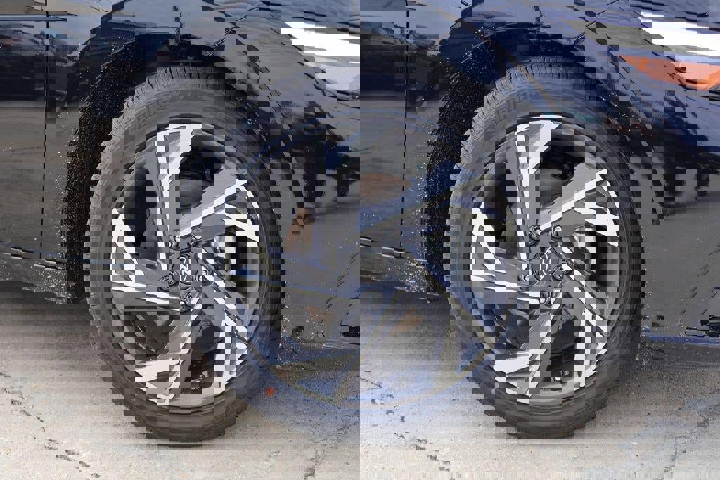 New 2026 Hyundai Elantra Limited image 30