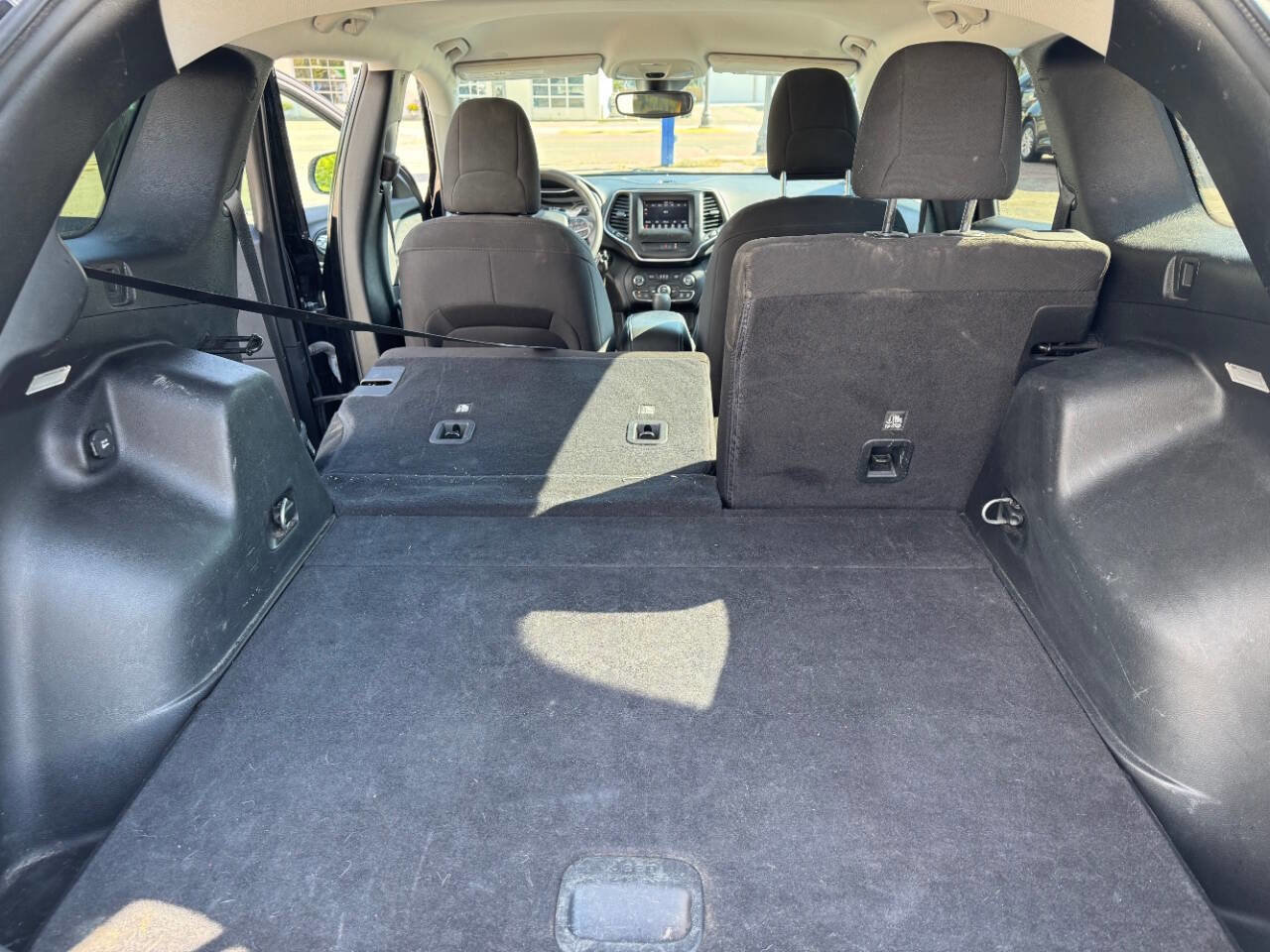 Used 2021 Jeep Cherokee Latitude image 11