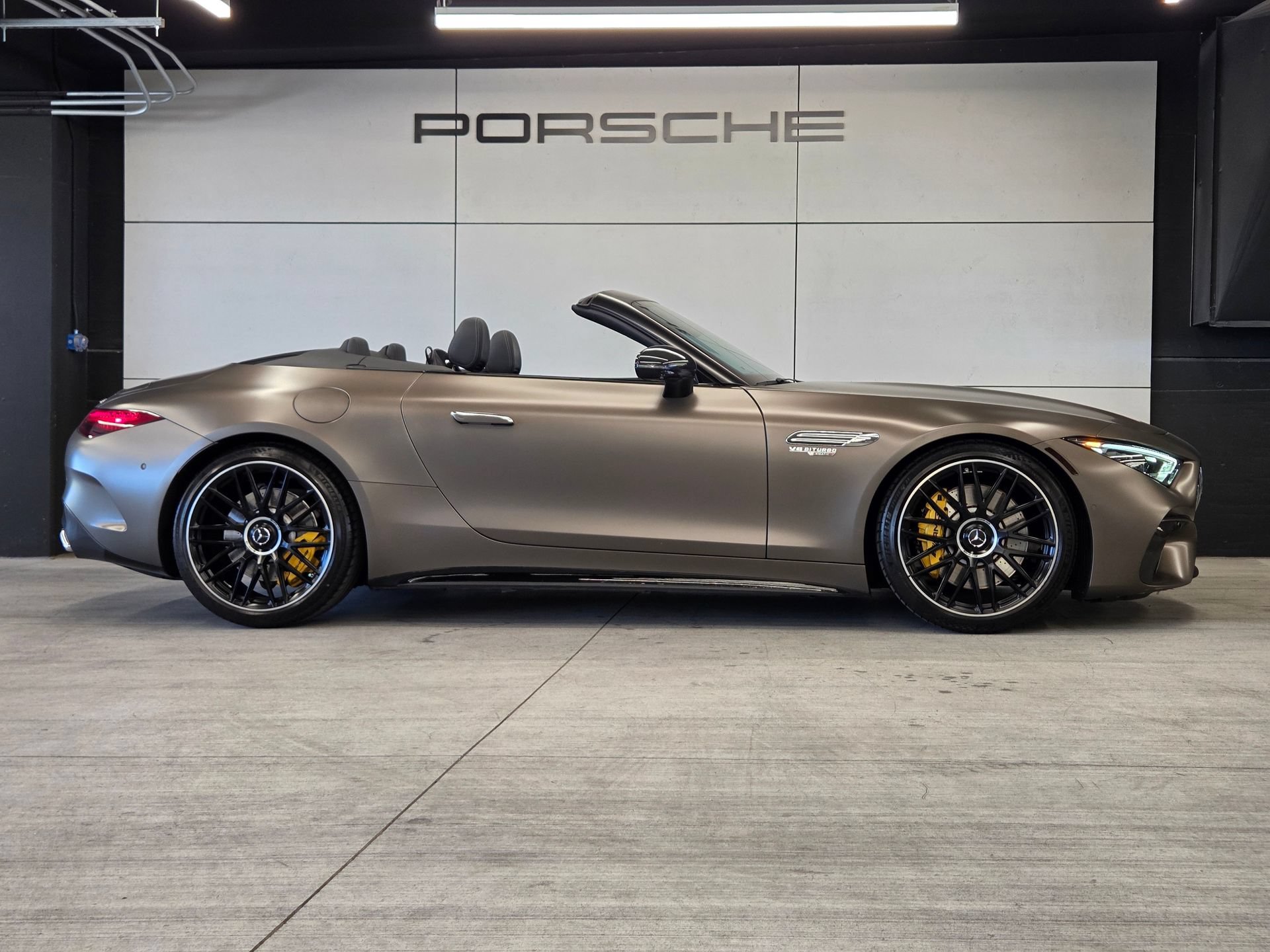 Used 2022 Mercedes-Benz SL 63 AMG 4MATIC image 25