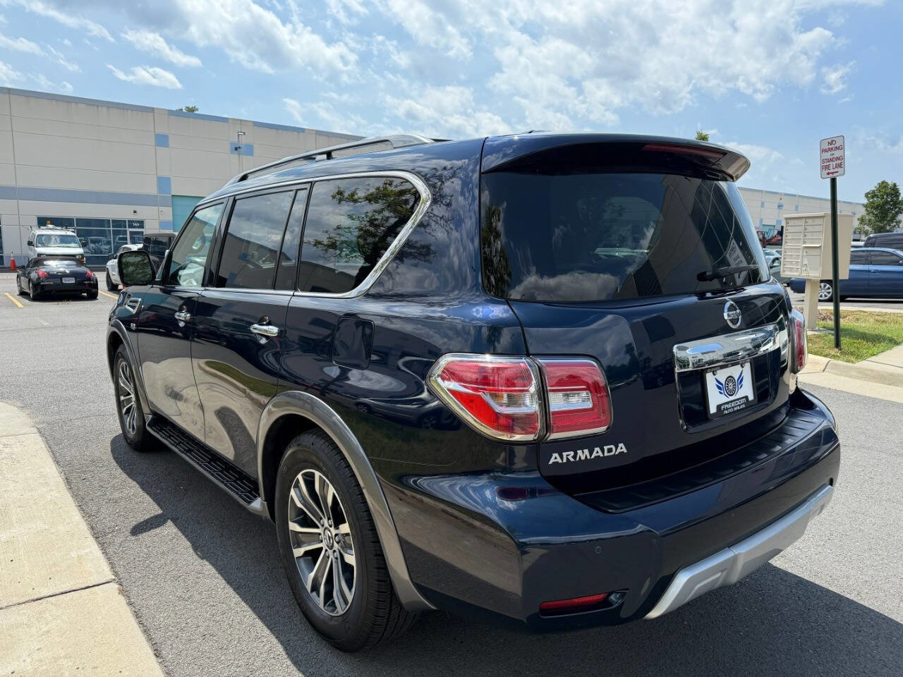 Used 2018 Nissan Armada SL w/ Premium Package image 12