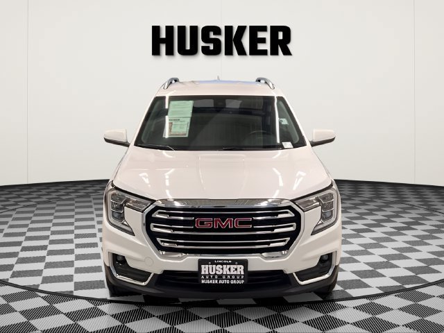 Certified 2024 GMC Terrain SLT AWD/4WD image 3