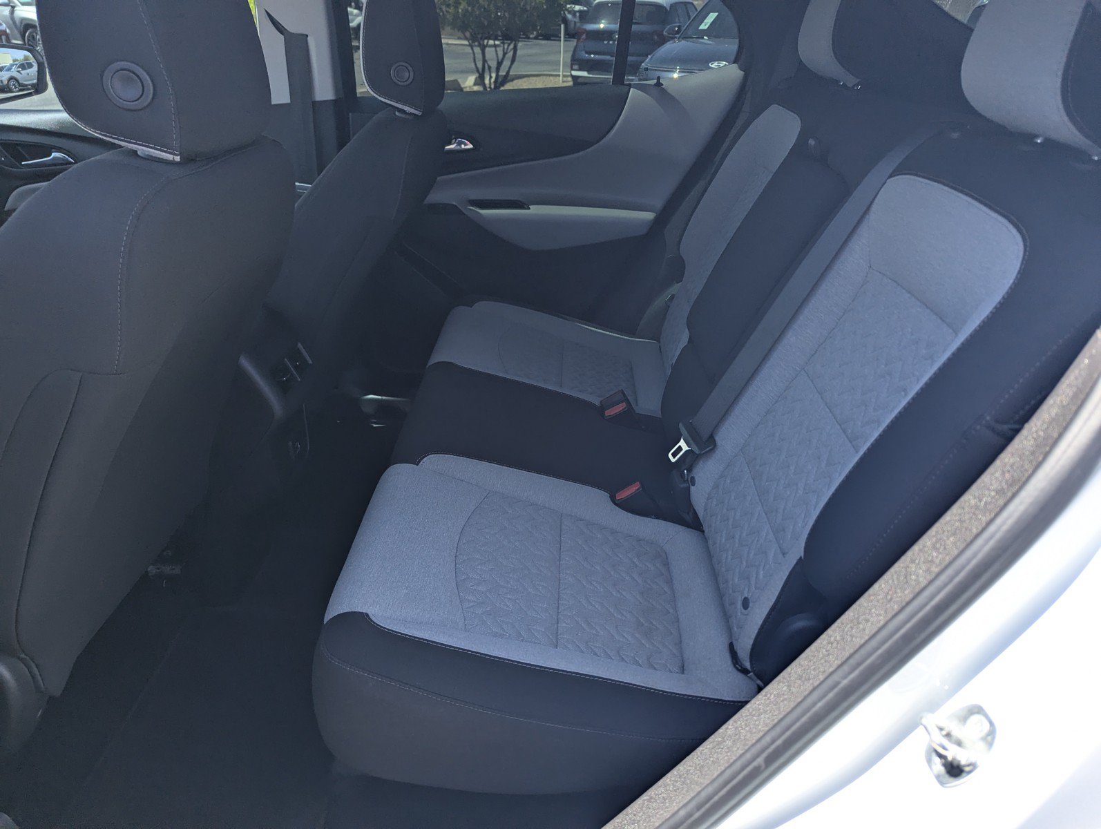 Used 2022 Chevrolet Equinox LS w/ LS Convenience Package FWD image 8