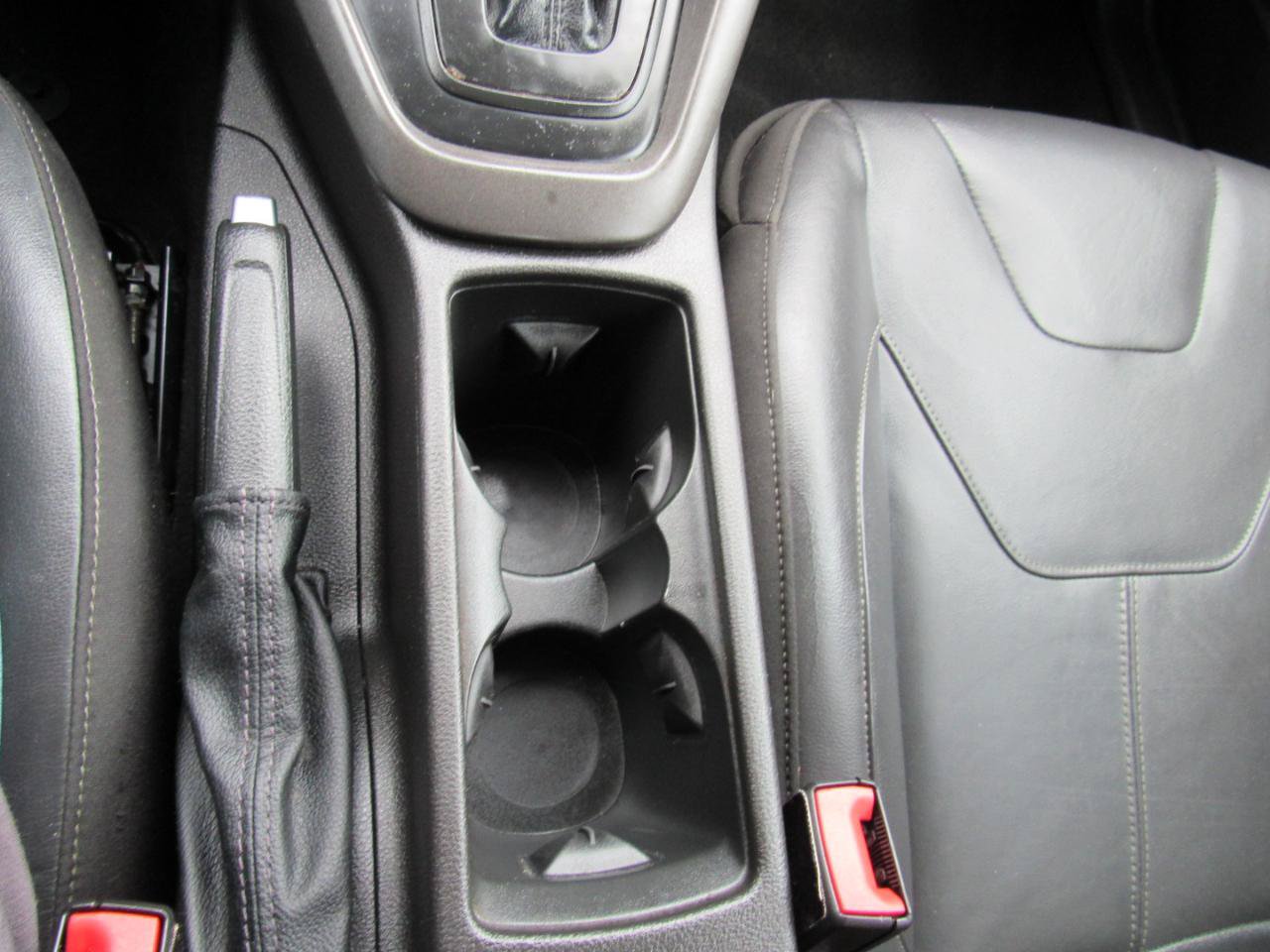 Used 2015 Ford Focus SE w/ Equipment Group 201A FWD image 25