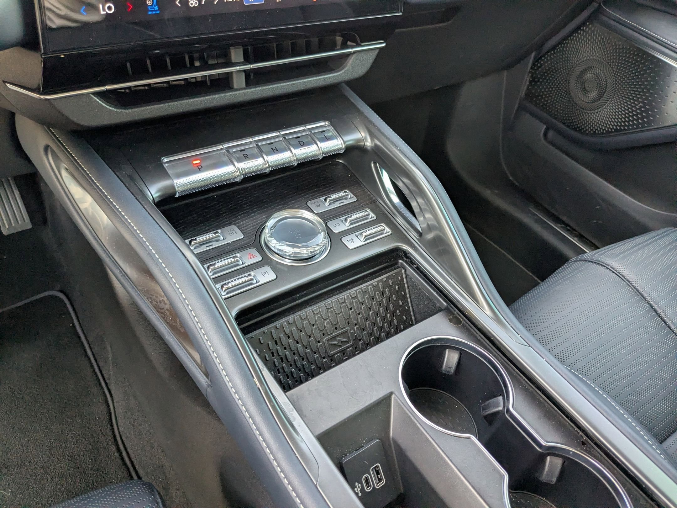 Used 2025 Lincoln Nautilus Reserve image 18