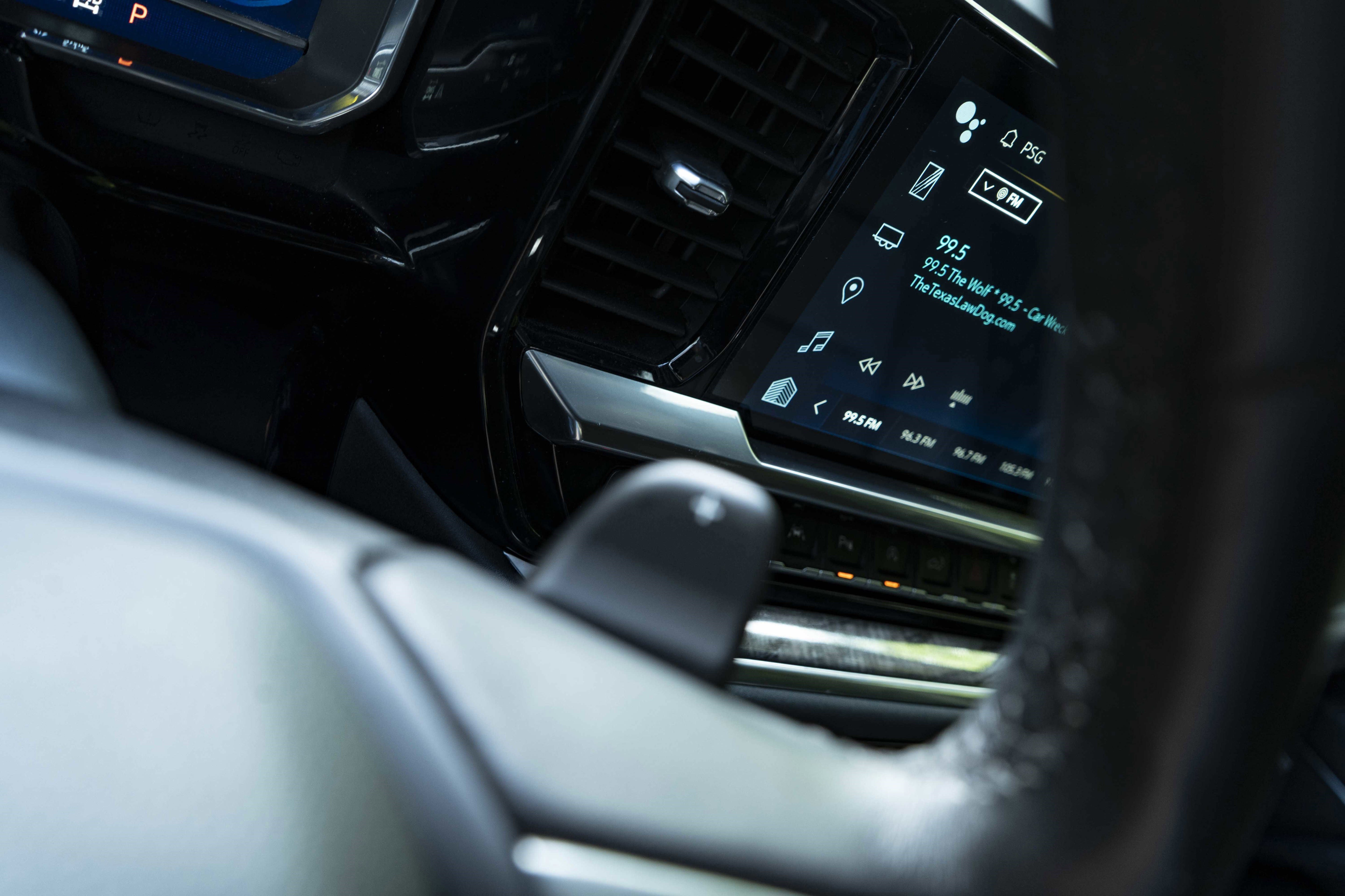 Used 2022 Chevrolet Silverado 1500 LTZ image 25