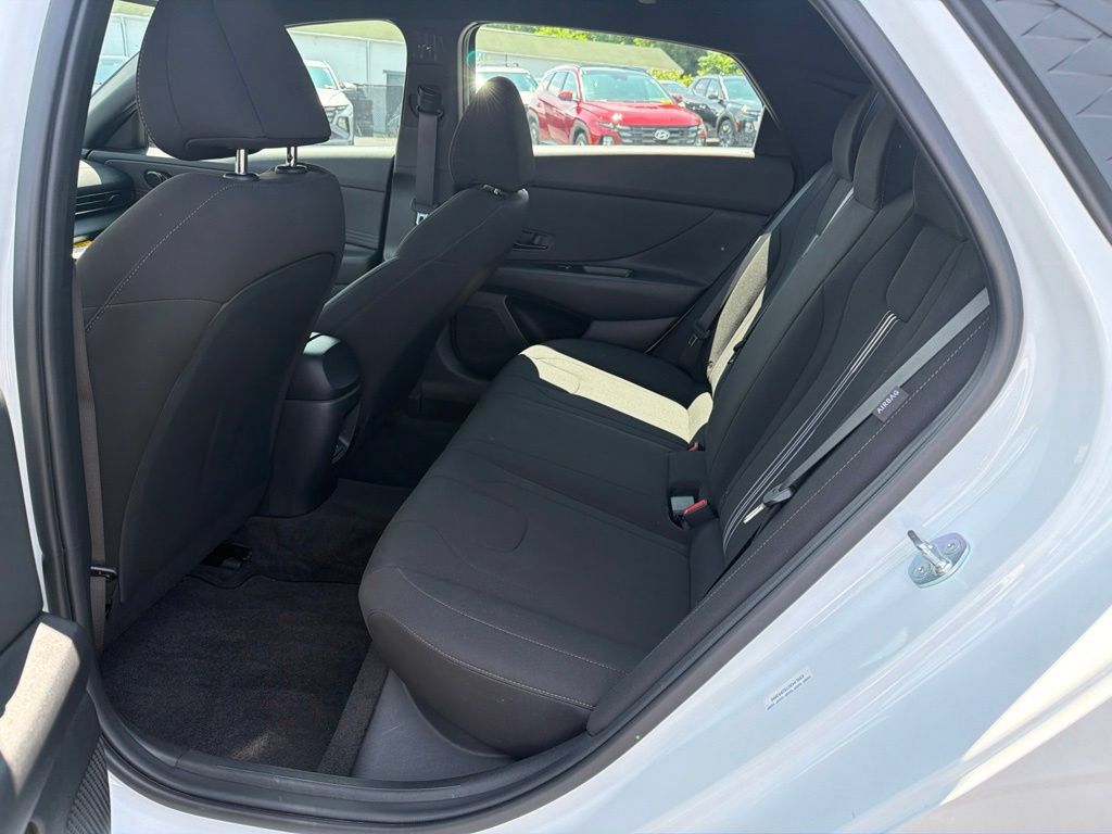 Certified 2025 Hyundai Elantra Sport FWD image 15