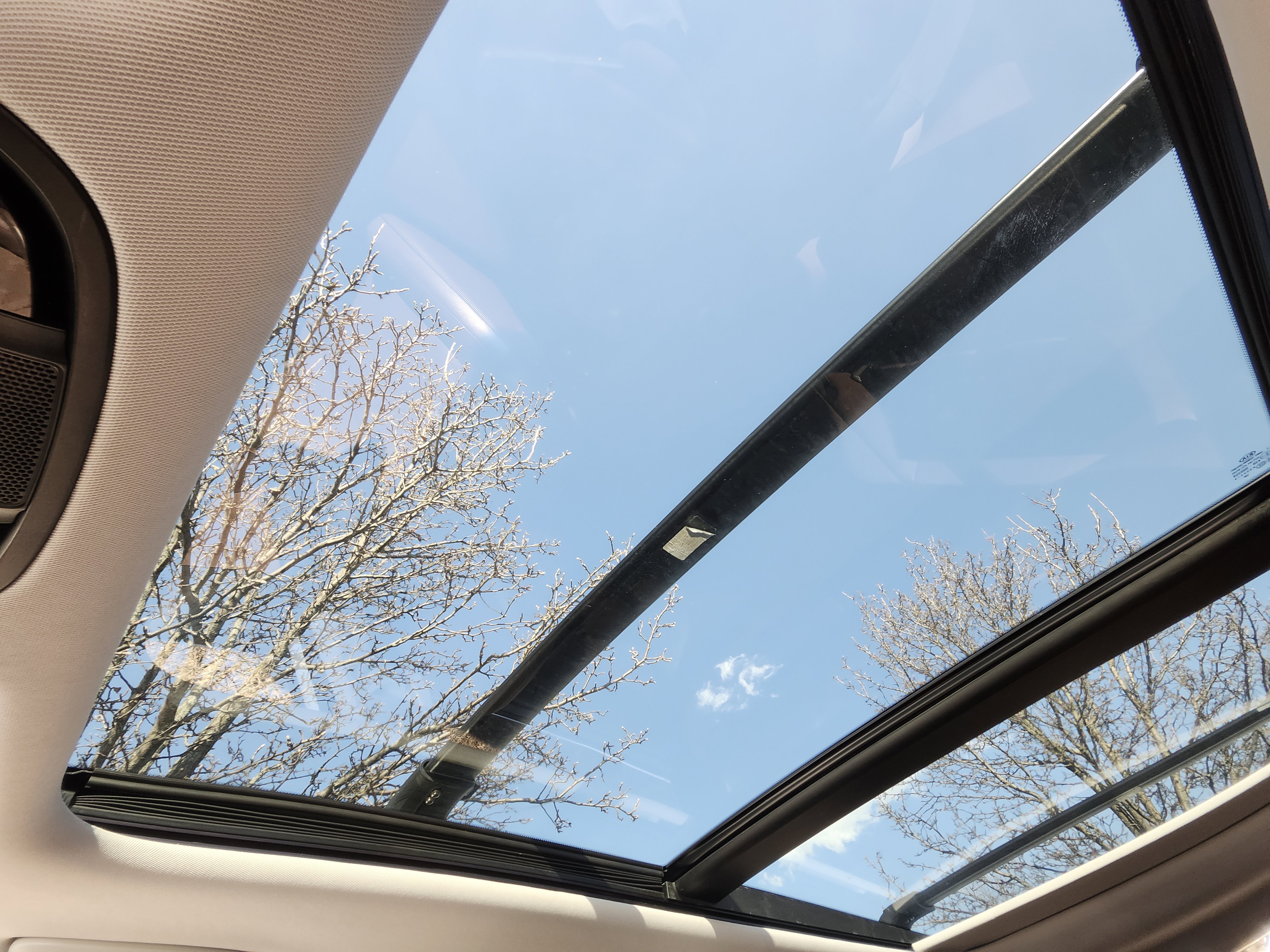 Used 2019 Kia Sorento SX image 2