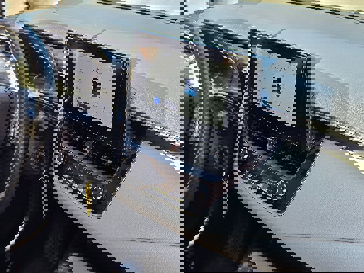 Used 2023 Toyota Corolla LE image 18