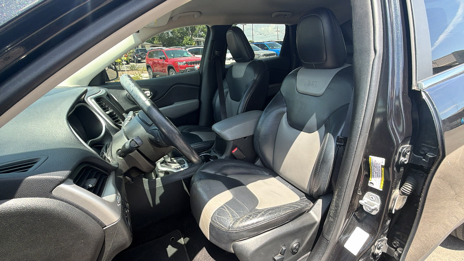 Used 2014 Jeep Cherokee Limited FWD image 12