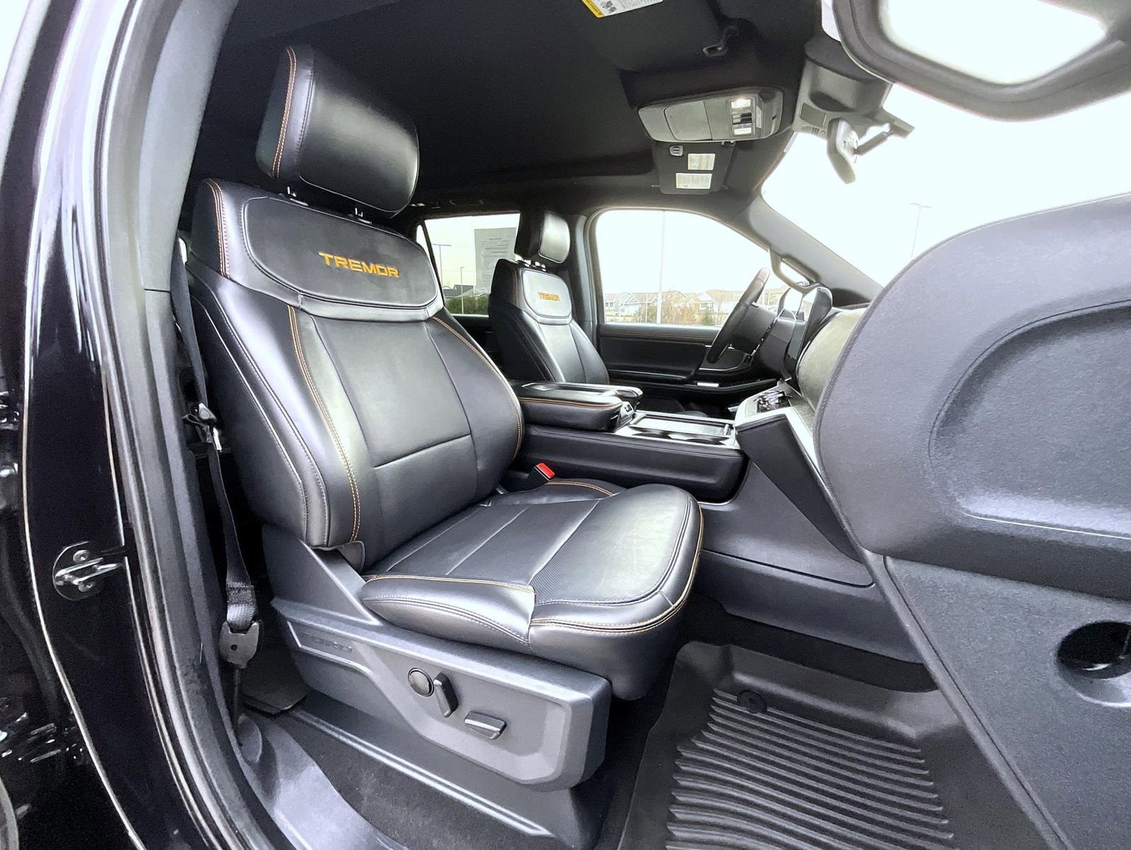 Used 2025 Ford Expedition Tremor image 16