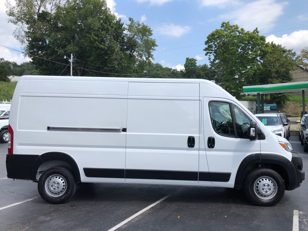 Used 2025 RAM ProMaster 2500 w/ Convenience Group FWD image 7