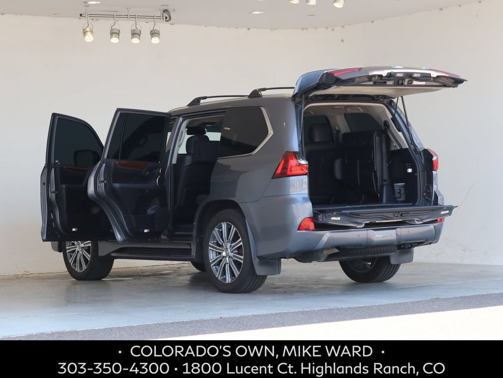Used 2017 Lexus LX 570 4WD w/ Luxury Package image 4