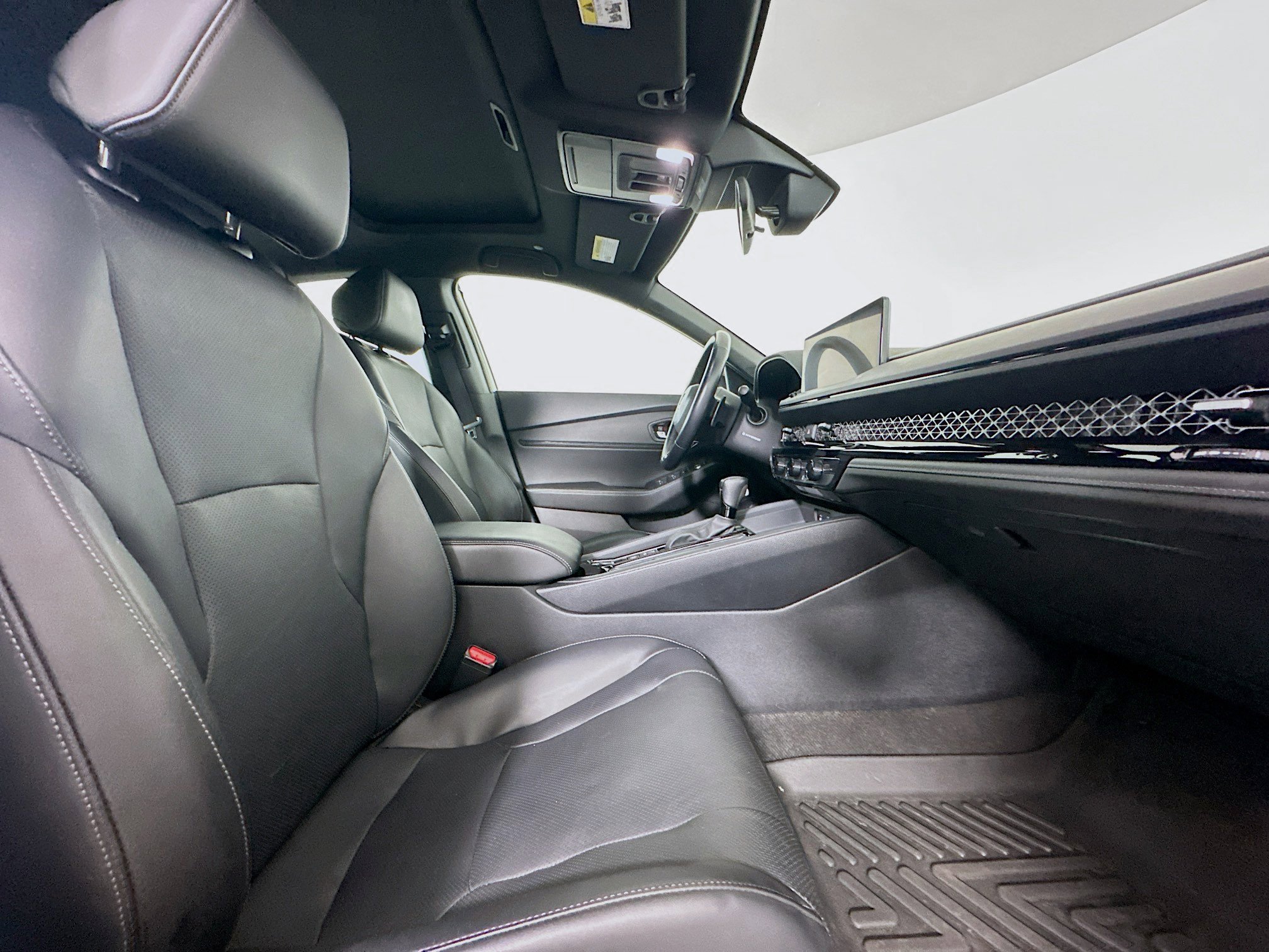 Used 2023 Honda Accord Sport image 30