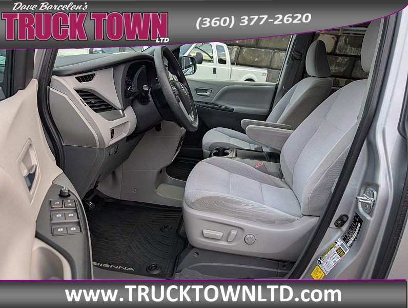 Used 2020 Toyota Sienna LE image 11