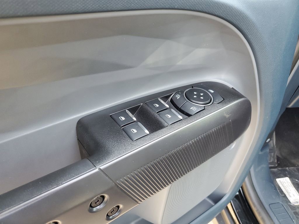 New 2025 Ford Maverick XL image 12