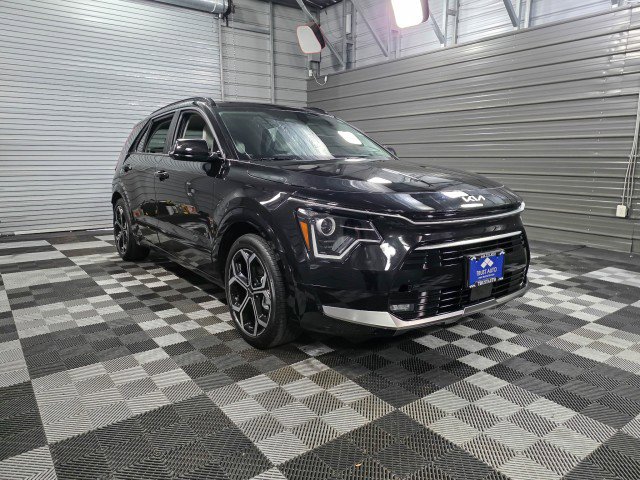 Used 2024 Kia Niro EX Touring image 4