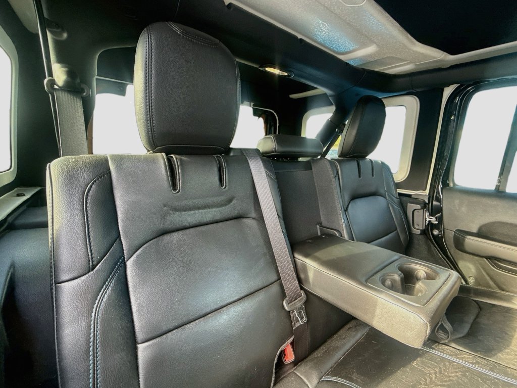 Used 2022 Jeep Wrangler Unlimited Rubicon 4xe w/ Dual Top Group AWD/4WD image 30