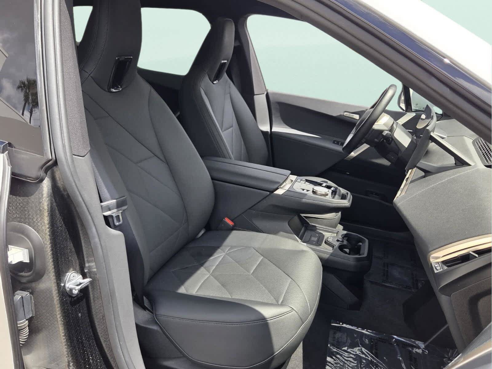 Used 2024 BMW iX xDrive50 w/ Premium Package AWD/4WD image 19