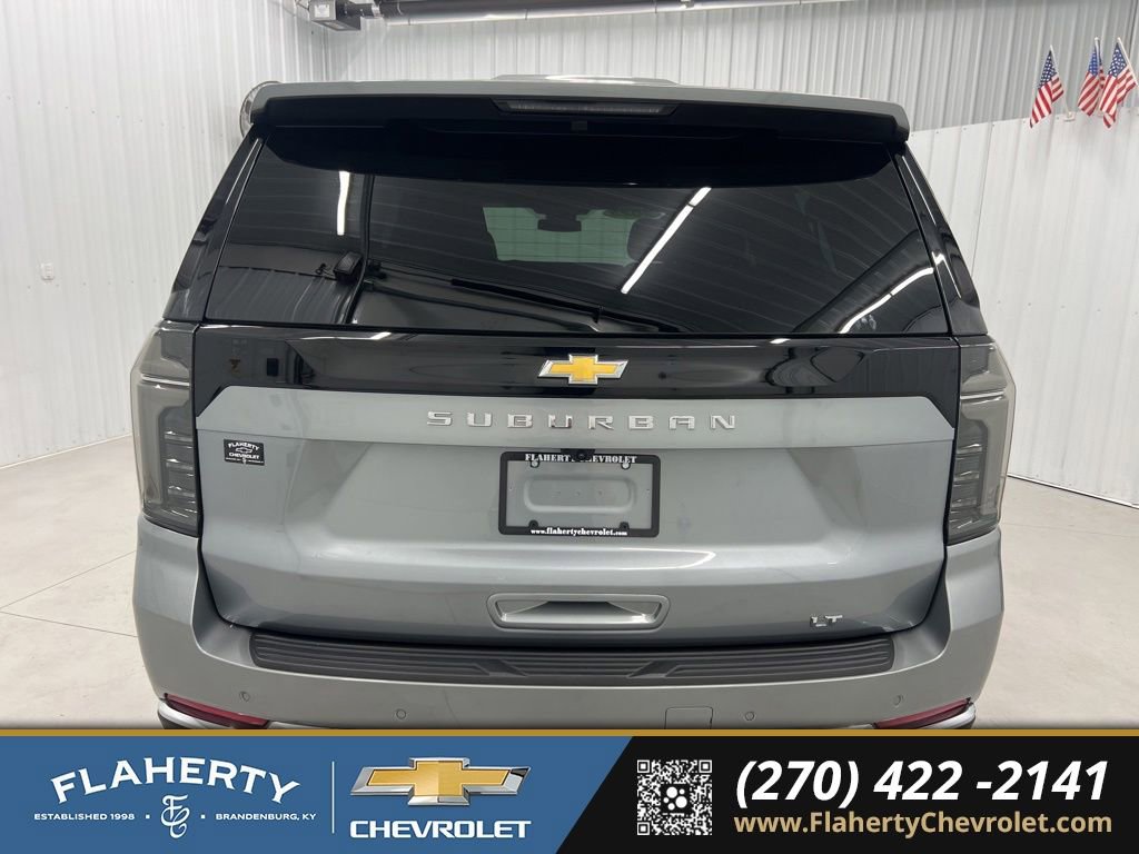 Used 2025 Chevrolet Suburban LT w/ Comfort Package AWD/4WD image 4