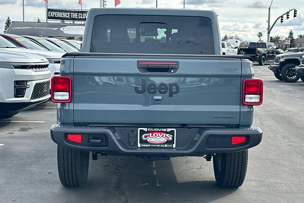 New 2026 Jeep Gladiator Sport AWD/4WD image 5