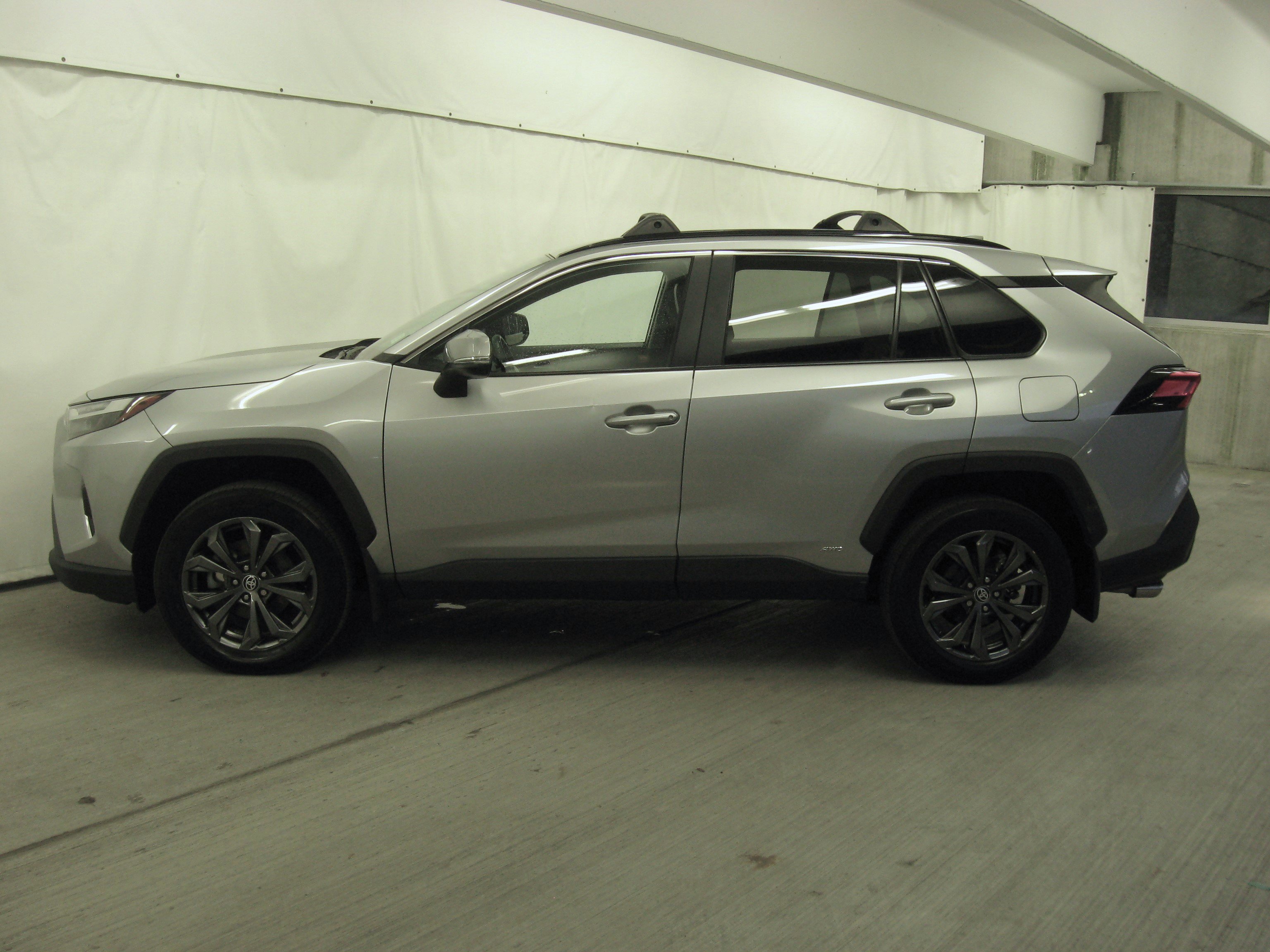 Used 2023 Toyota RAV4 XLE Premium image 26
