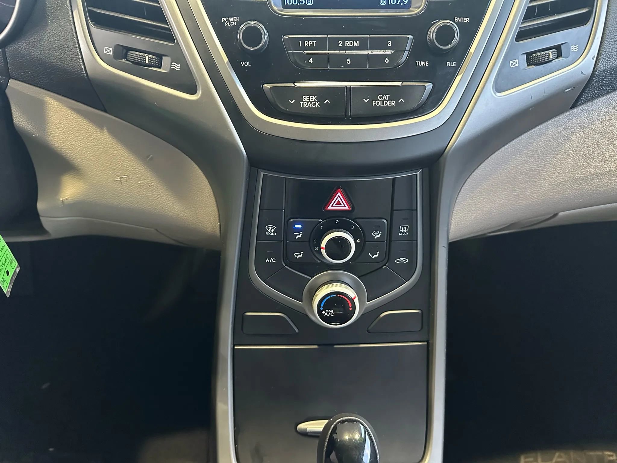 Used 2016 Hyundai Elantra SE image 16