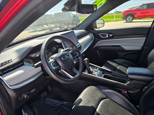 Used 2025 Jeep Compass Limited AWD/4WD image 28