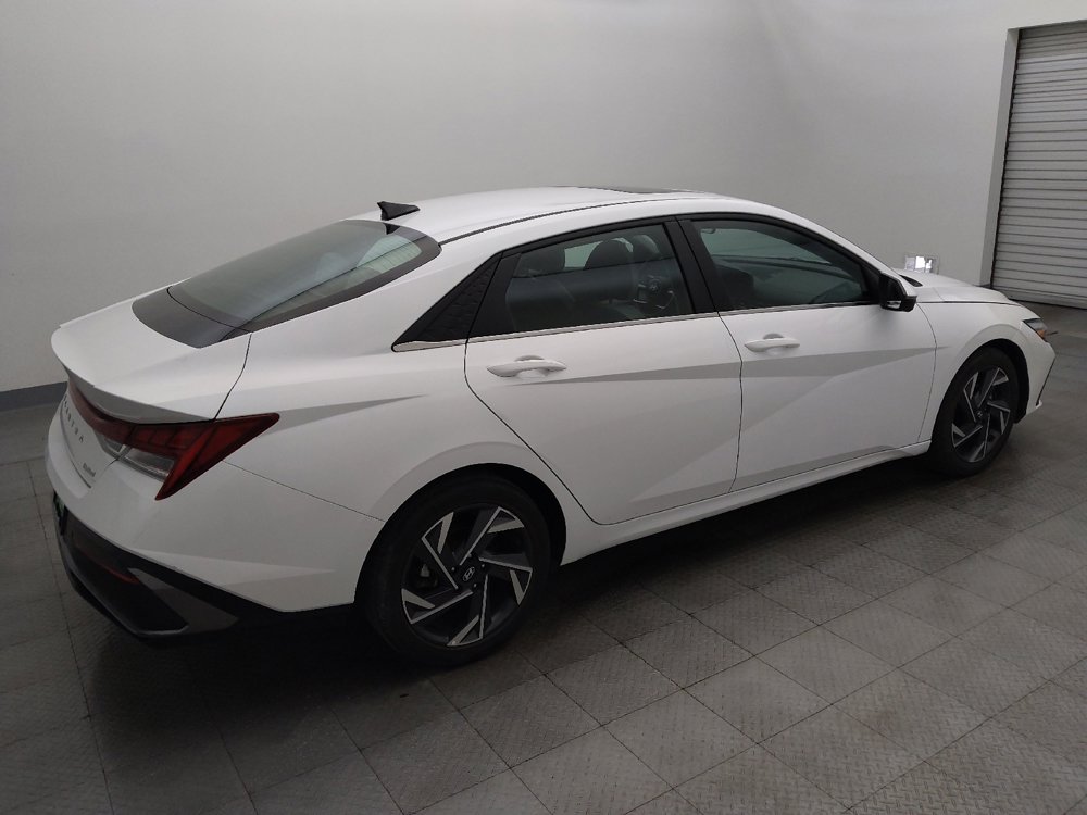 Used 2024 Hyundai Elantra Limited image 10