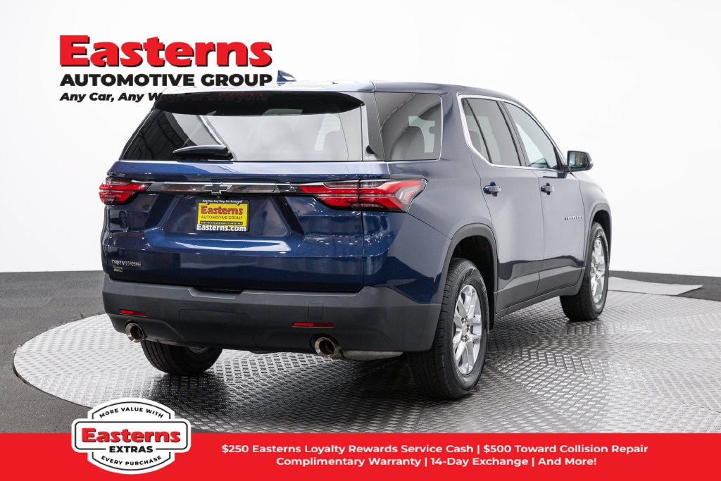 Used 2023 Chevrolet Traverse LS w/ Safety Package FWD image 5