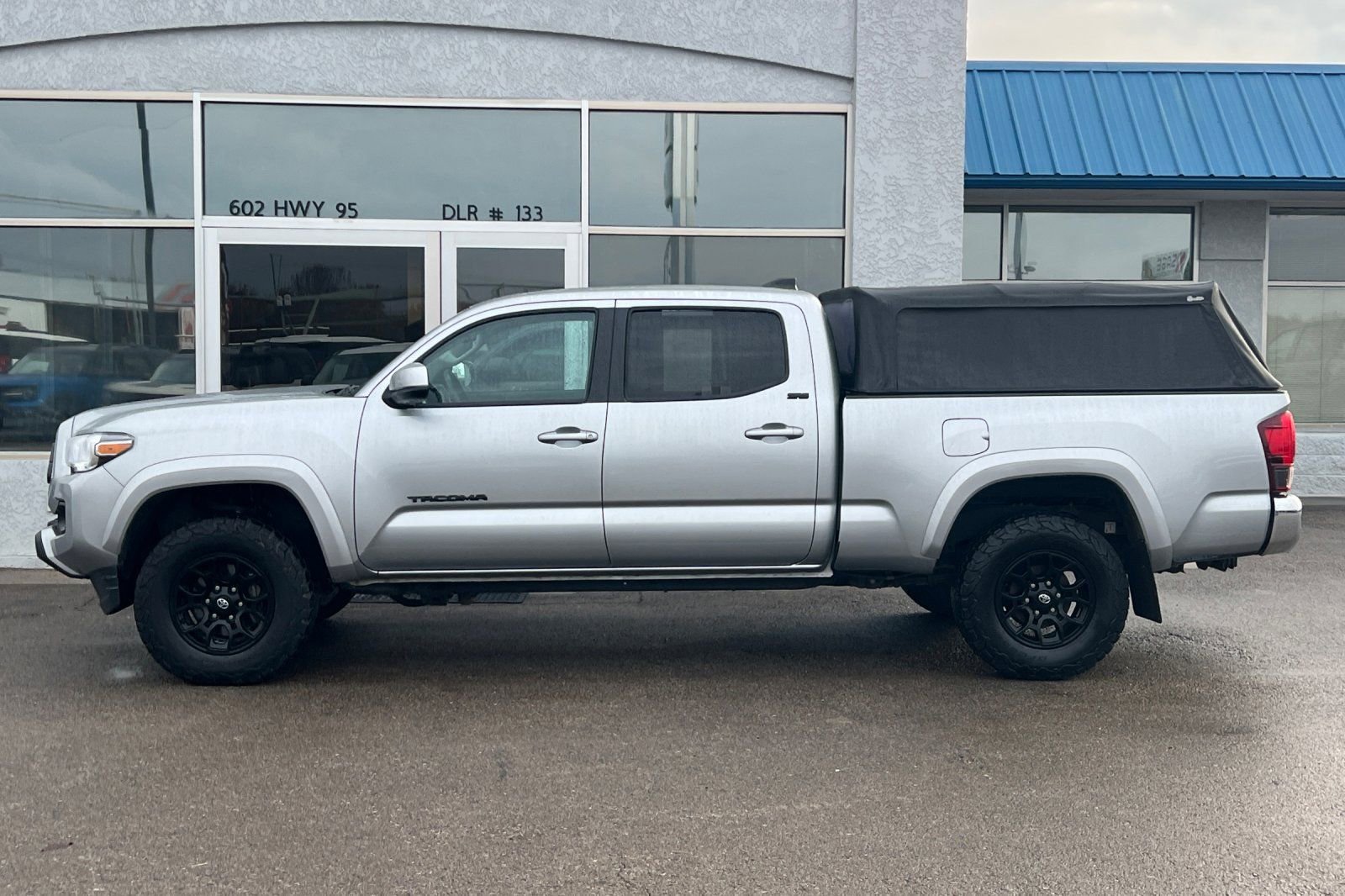 Used 2022 Toyota Tacoma SR5 w/ Black Out Package (TMS) image 7