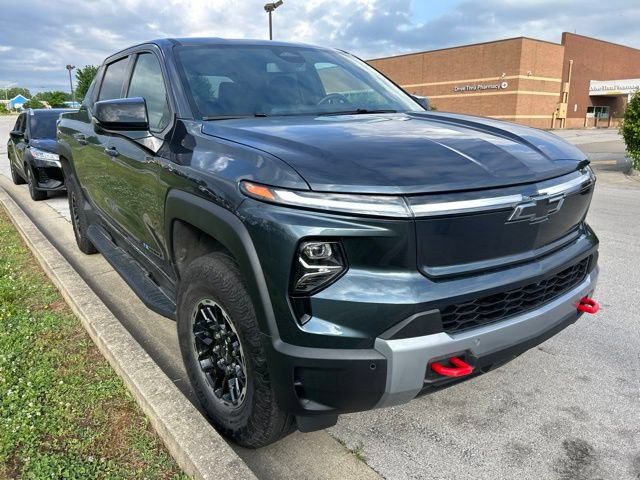 Used 2026 Chevrolet Silverado EV Trail Boss w/ Plus Package AWD/4WD image 2