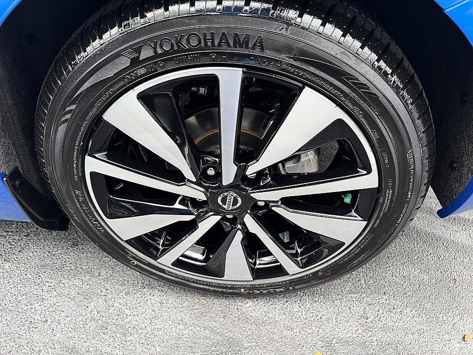 Used 2022 Nissan Sentra SV w/ SV Premium Package FWD image 28