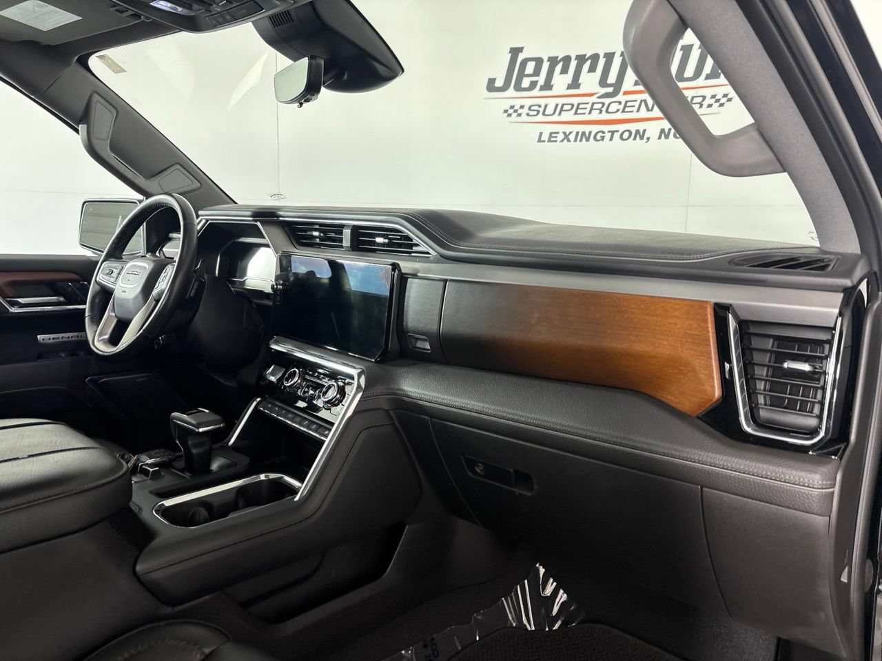 Used 2023 GMC Sierra 1500 Denali w/ Denali Reserve Package AWD/4WD image 34