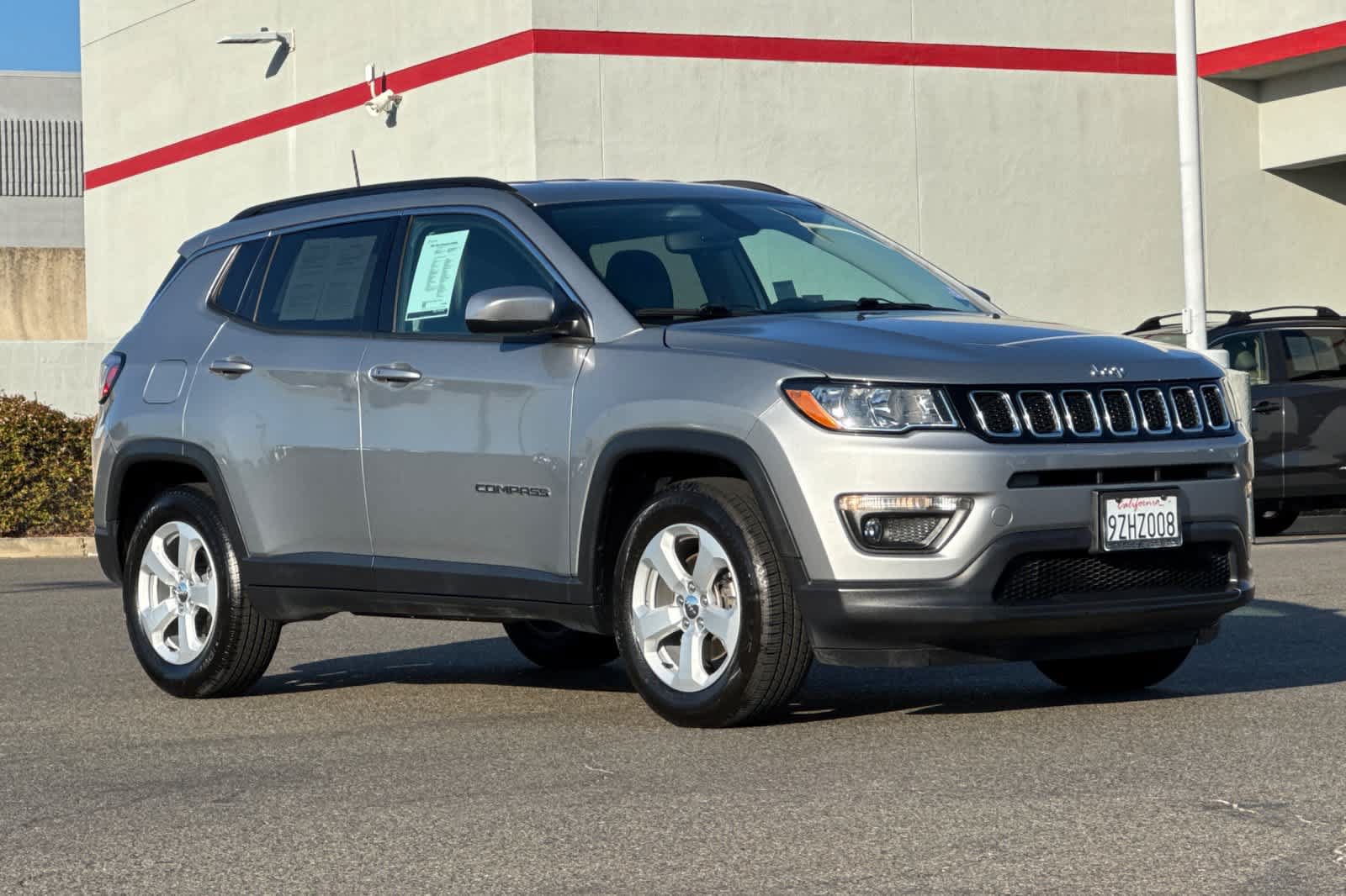 Used 2021 Jeep Compass Latitude FWD image 5