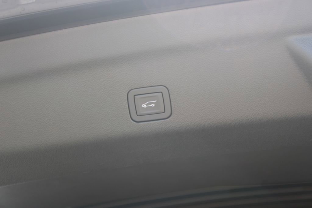 New 2026 Chevrolet Tahoe High Country AWD/4WD image 16