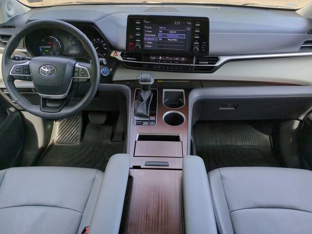 Used 2024 Toyota Sienna XLE w/ XLE Plus Package AWD/4WD image 15