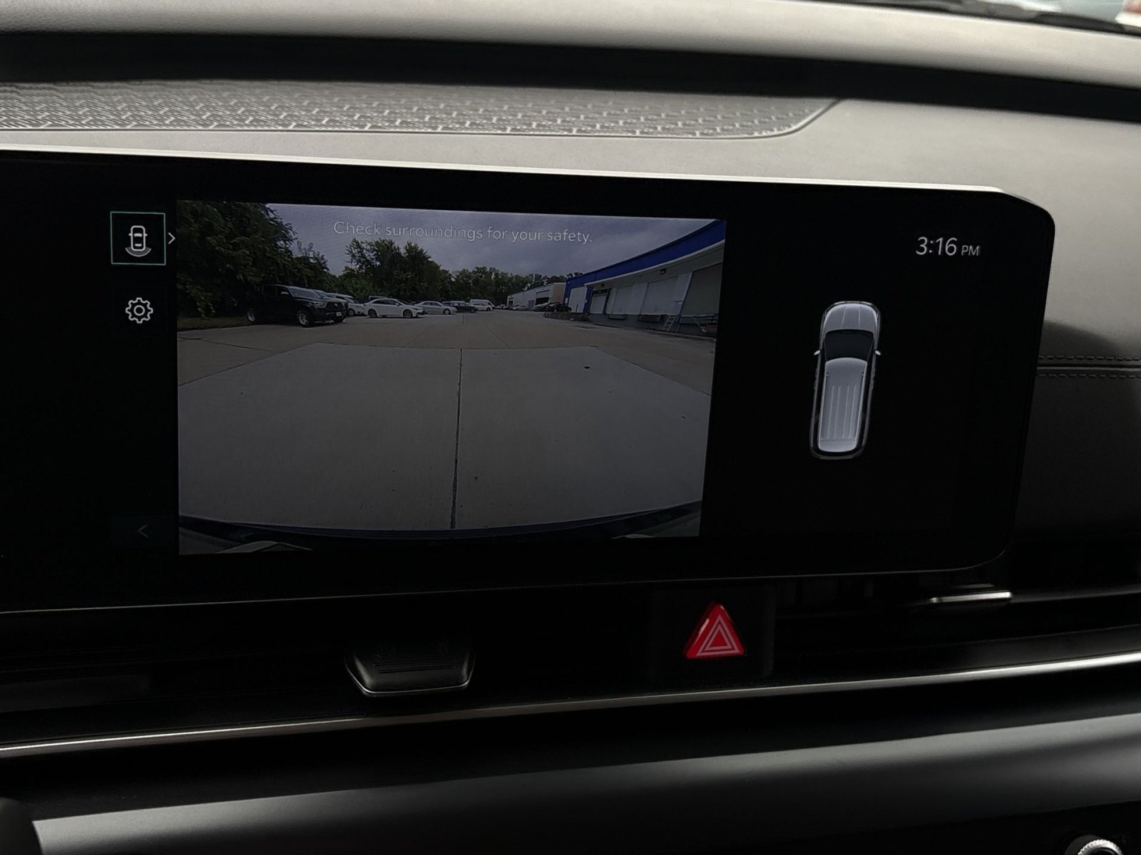 Used 2025 Kia Carnival FWD image 29