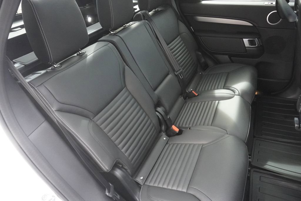 New 2026 Land Rover Discovery Limited Edition image 27