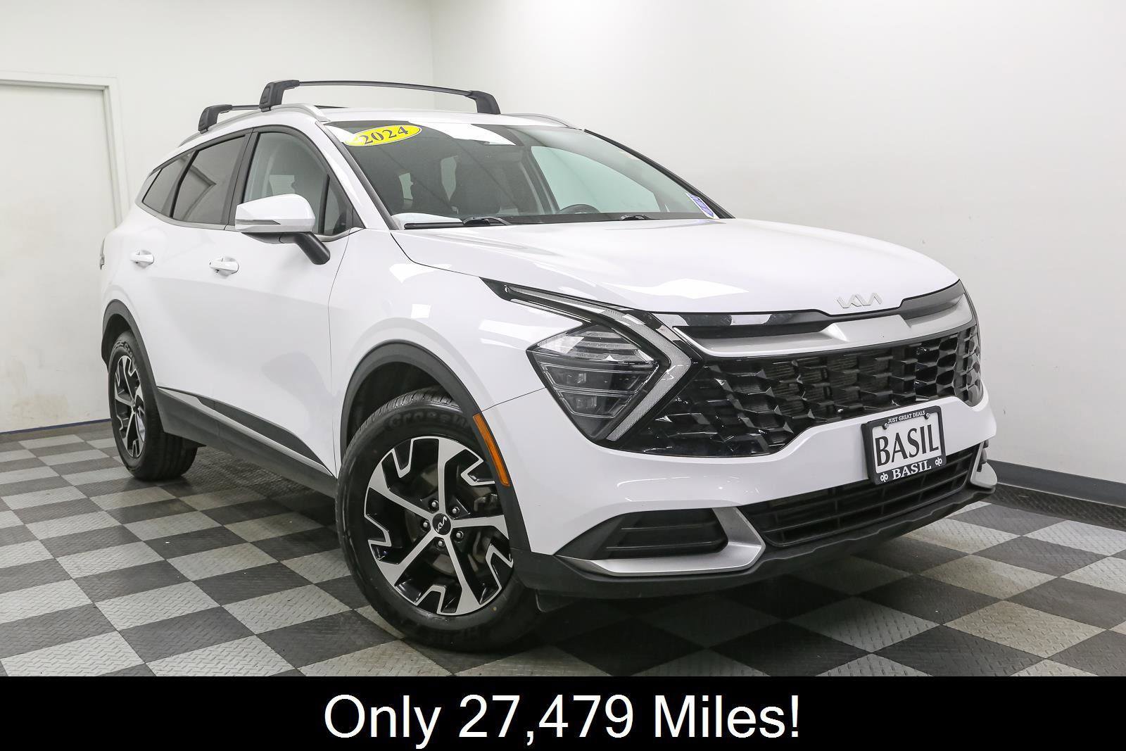 Used 2024 Kia Sportage EX AWD/4WD image 2