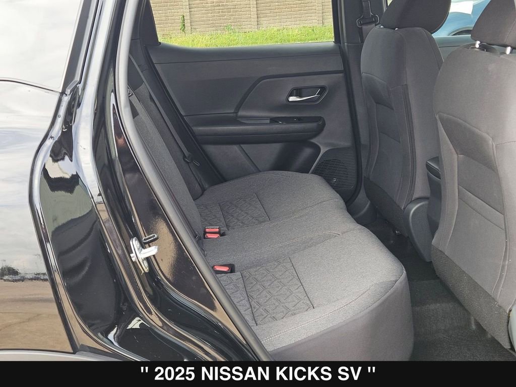 Used 2025 Nissan Kicks SV AWD/4WD image 19